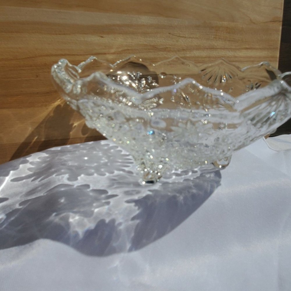 Vintage Mikasa Holiday Classics Snowflake Bowl 6.5" German crystal 3 footed base - Picture 5 of 7